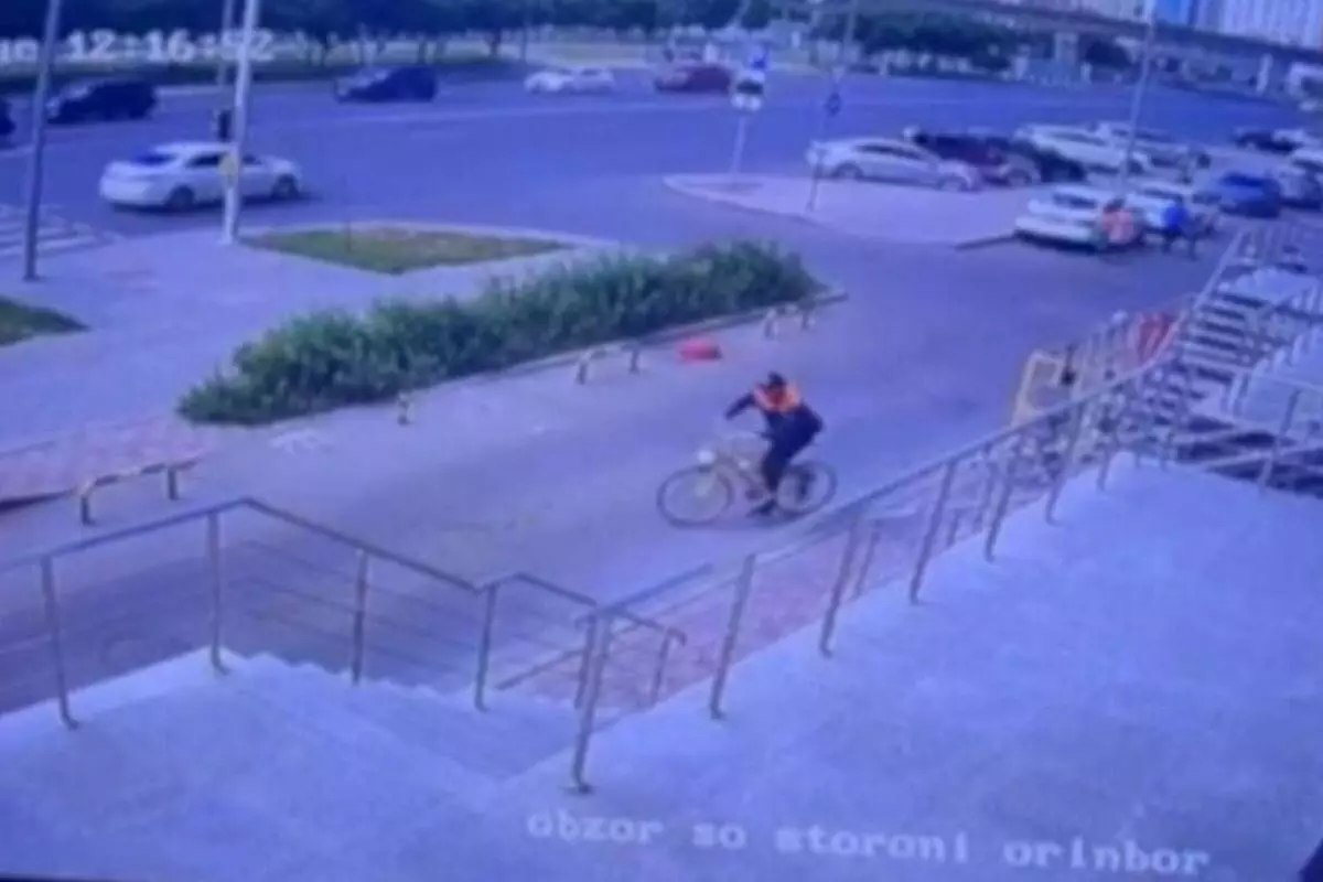 Пьяный астанчанин украл два велосипеда, чтобы добраться до нужного места (ВИДЕО)