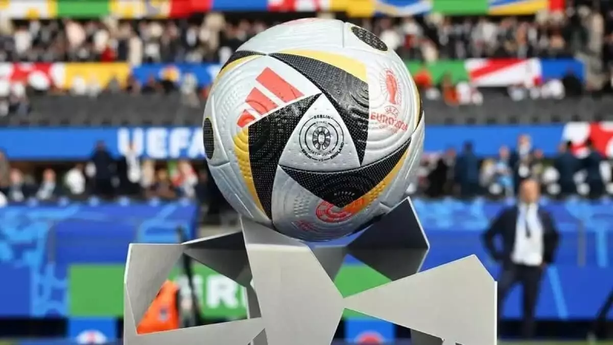УЕФА оштрафовал семь сборных за расизм фанатов на Евро-2024