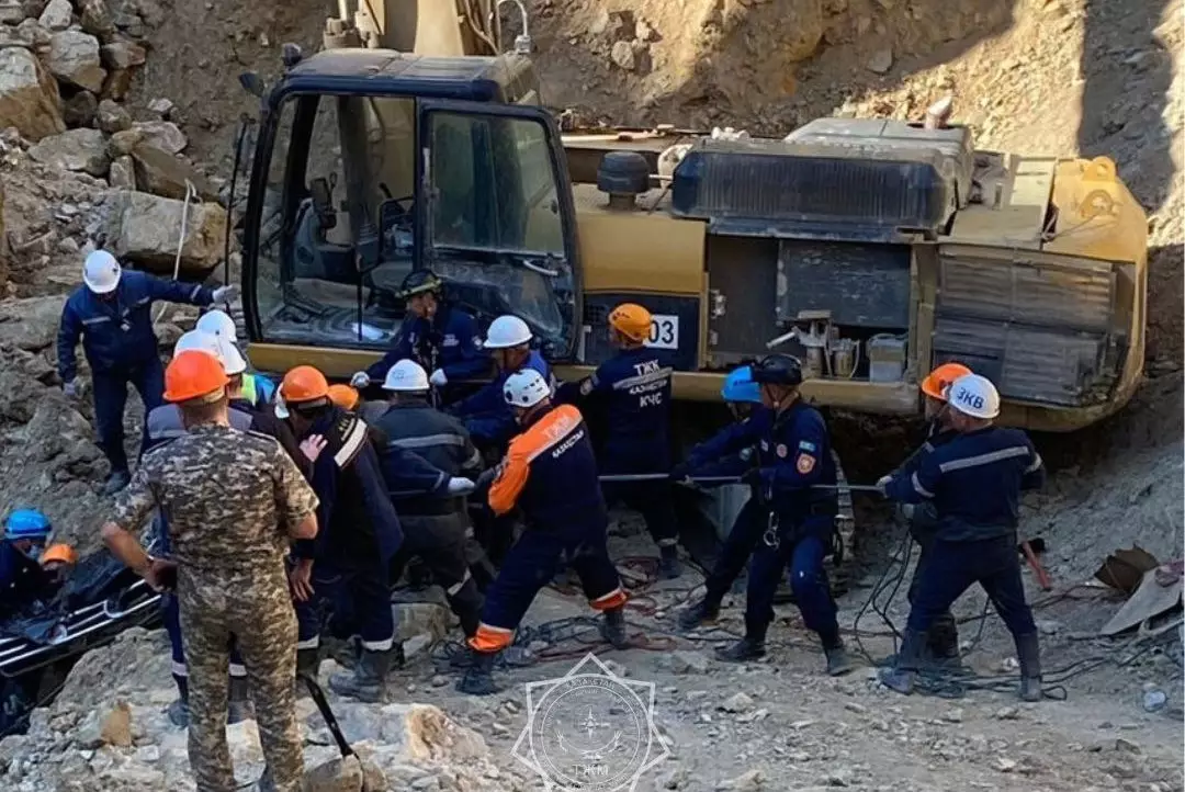 Тело четвёртого погибшего спасателя подняли на поверхность в Павлодарской области