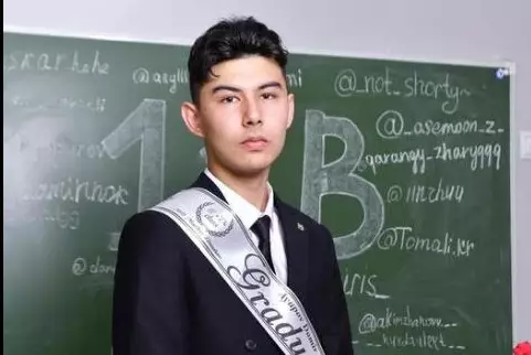 Школьник из Туркестана получил приглашение в 45 зарубежных вузов