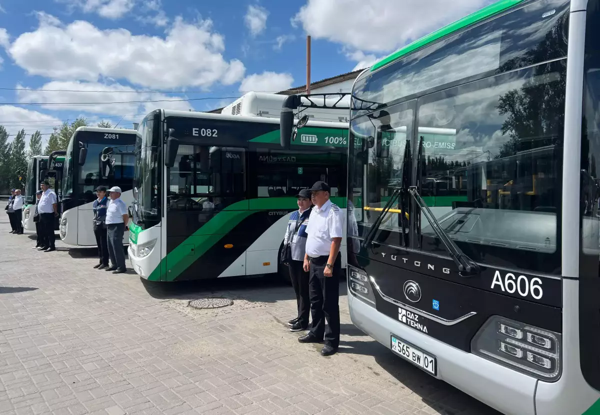 До 1 млн получают водители автобусов в Астане, но устают от агрессивных пассажиров