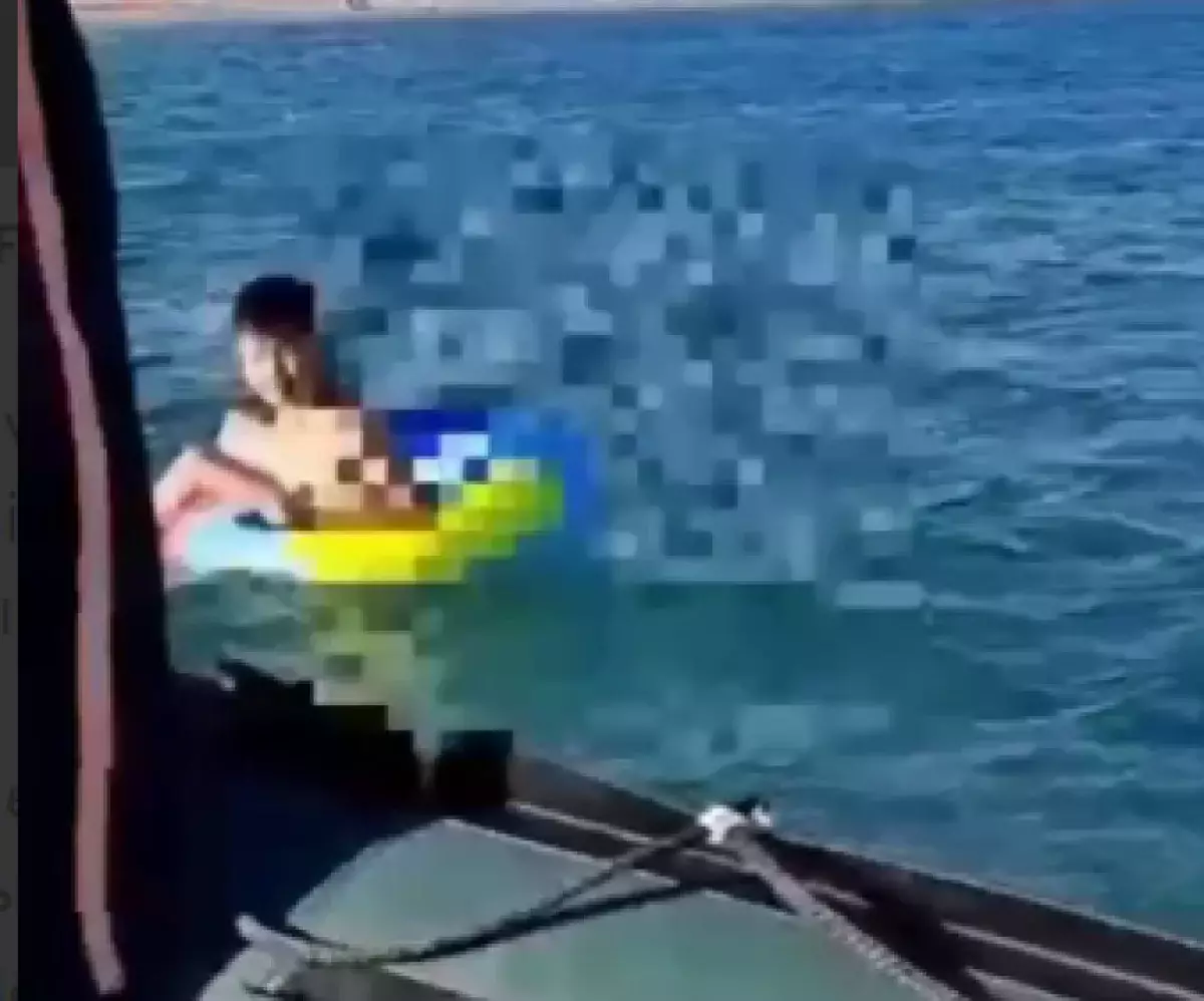 10-летнего мальчика унесло в Каспийское море на надувном круге