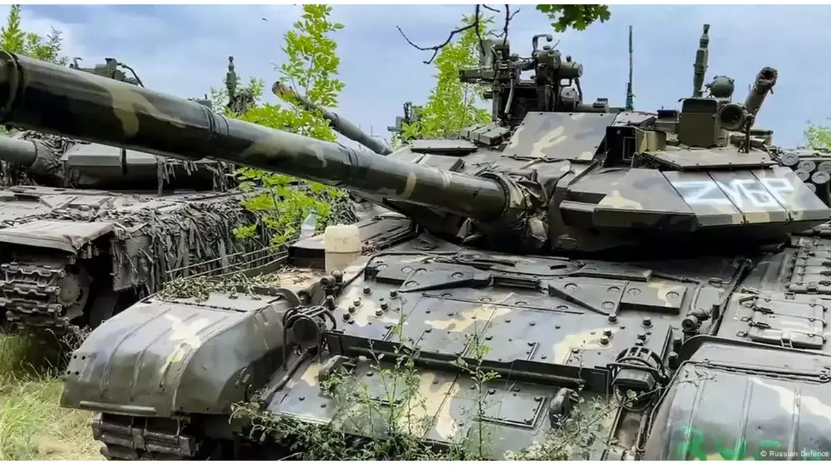 Белгород облысында ресейлік танк «Нива» көлігін басып өтті