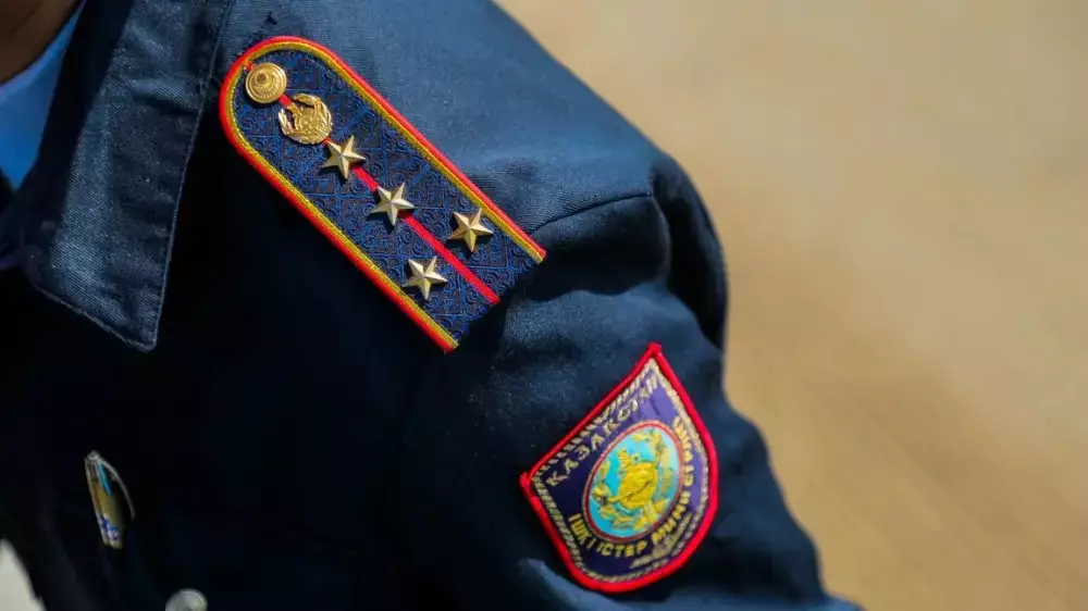 Полицейский насмерть сбил двух человек в Актюбинской области