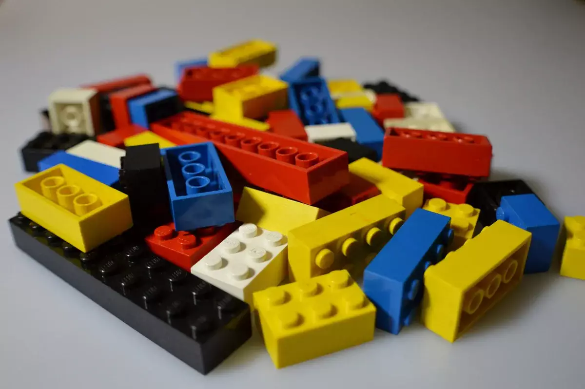 Опасную подделку LEGO изъяли в Алматы