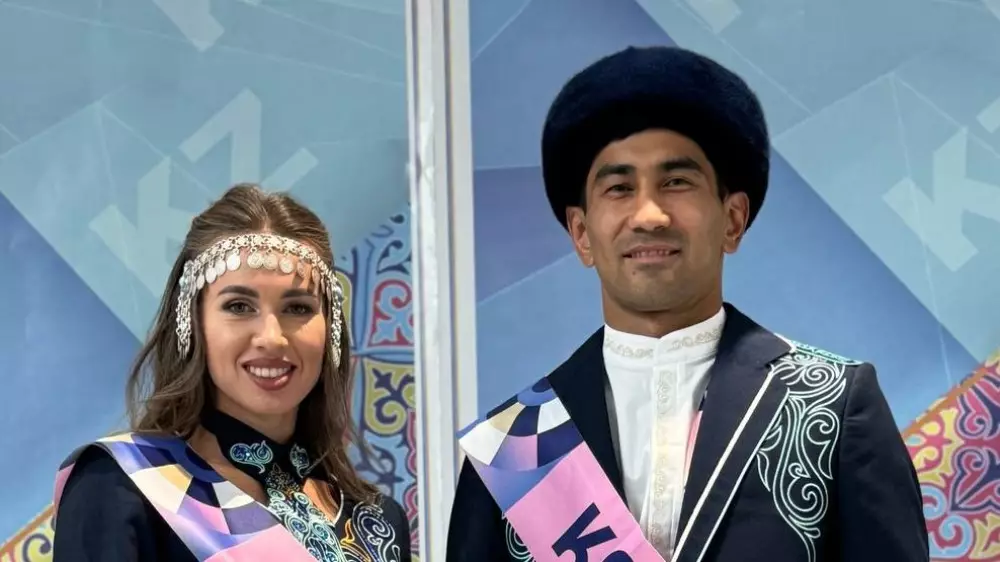 Как выглядят казахстанские знаменосцы на церемонии открытия Олимпиады в Париже