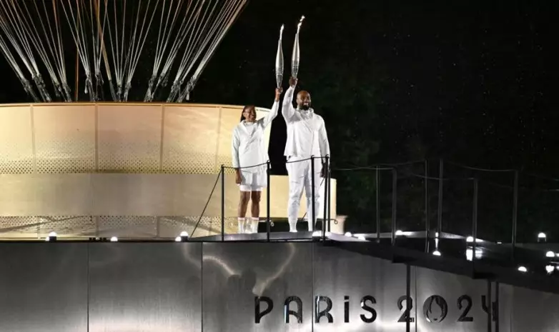 Олимпийский огонь 2024 года зажгли в Париже
