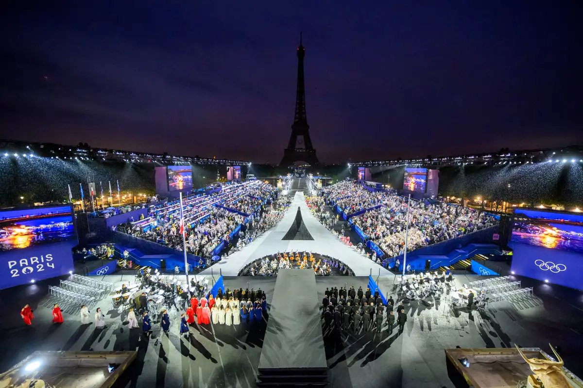 «Церемония закрытия человечества». Мировая реакция на дикое олимпийское шоу в Париже