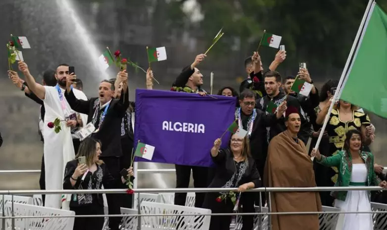 Алжирские спортсмены устроили политическую акцию на церемонии открытия Олимпиады