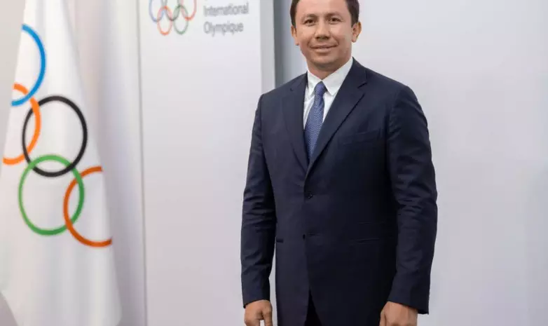 Геннадий Головкин поддержал казахстанских атлетов на церемонии открытия Олимпиады-2024 в Париже