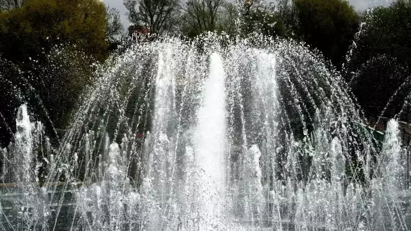Затянуло ногу: купание трехлетнего ребенка в фонтане закончилось трагедией