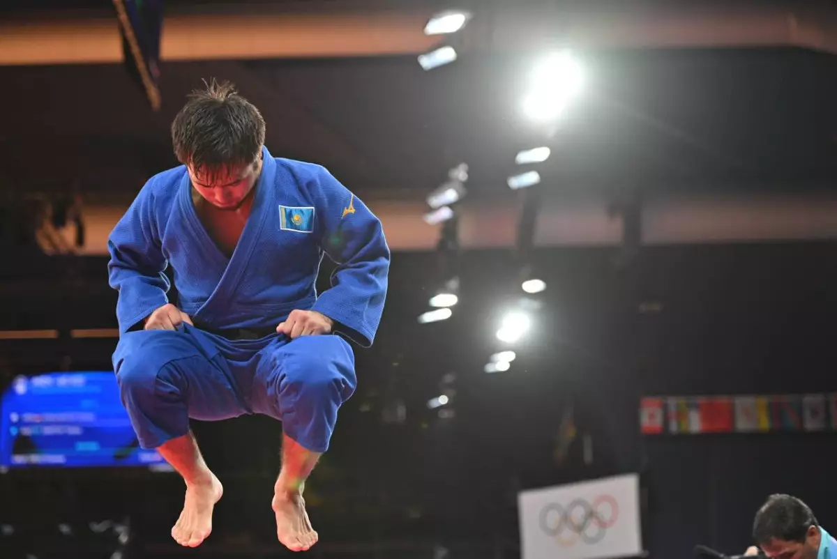 Олимпиада-2024: Елдос Сметов одолел лидера мирового рейтинга и прошёл в полуфинал