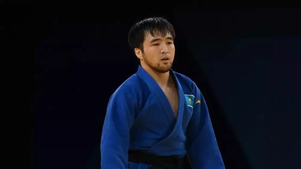 Казахстанский дзюдоист одержал третью победу на Олимпиаде-2024