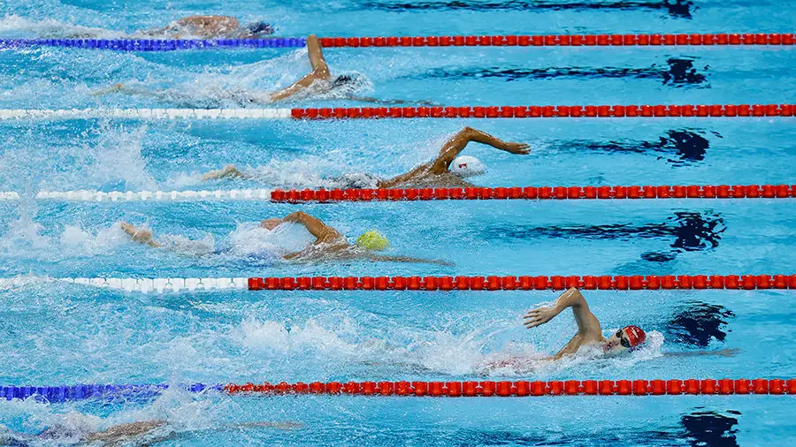 Сомов вышел в полуфинал Олимпиады в плавании на 100 метров брассом