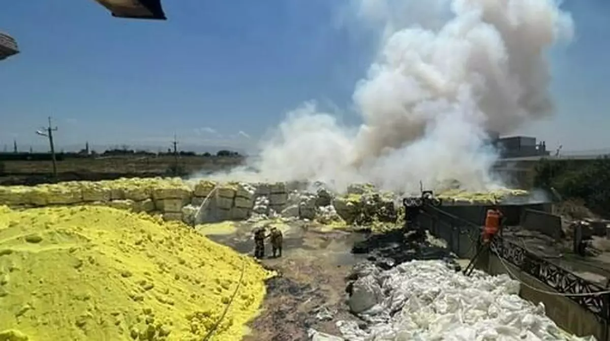 Возгорание серы произошло в индустриальной зоне Шымкента