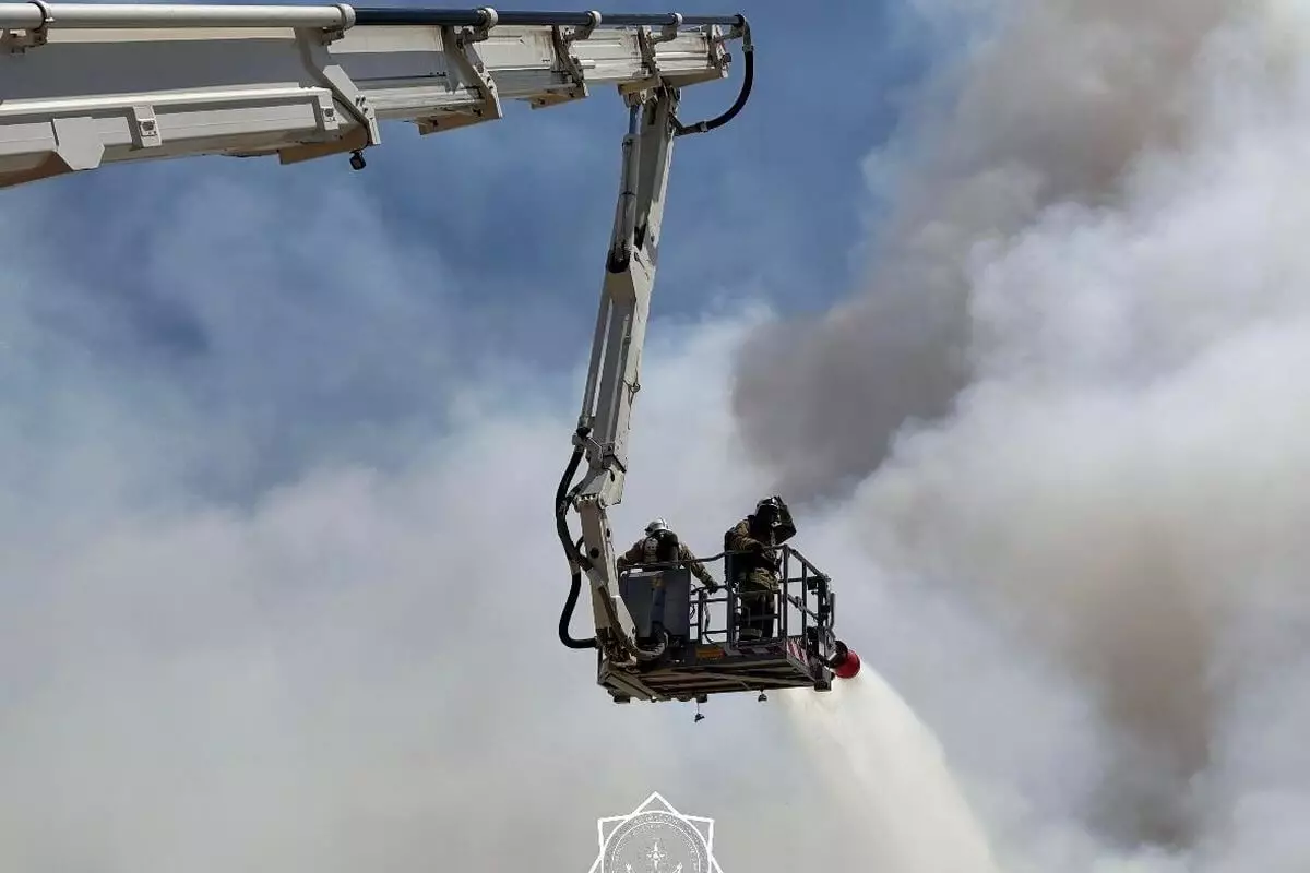 Сера горит в Шымкенте: эвакуируют жителей микрорайона (ВИДЕО)