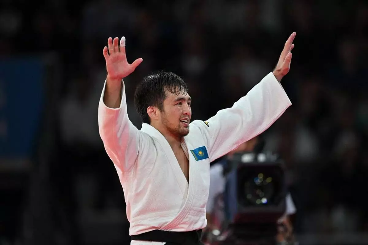 Елдос Сметов завоевал золотую медаль на Олимпиаде-2024 в Париже