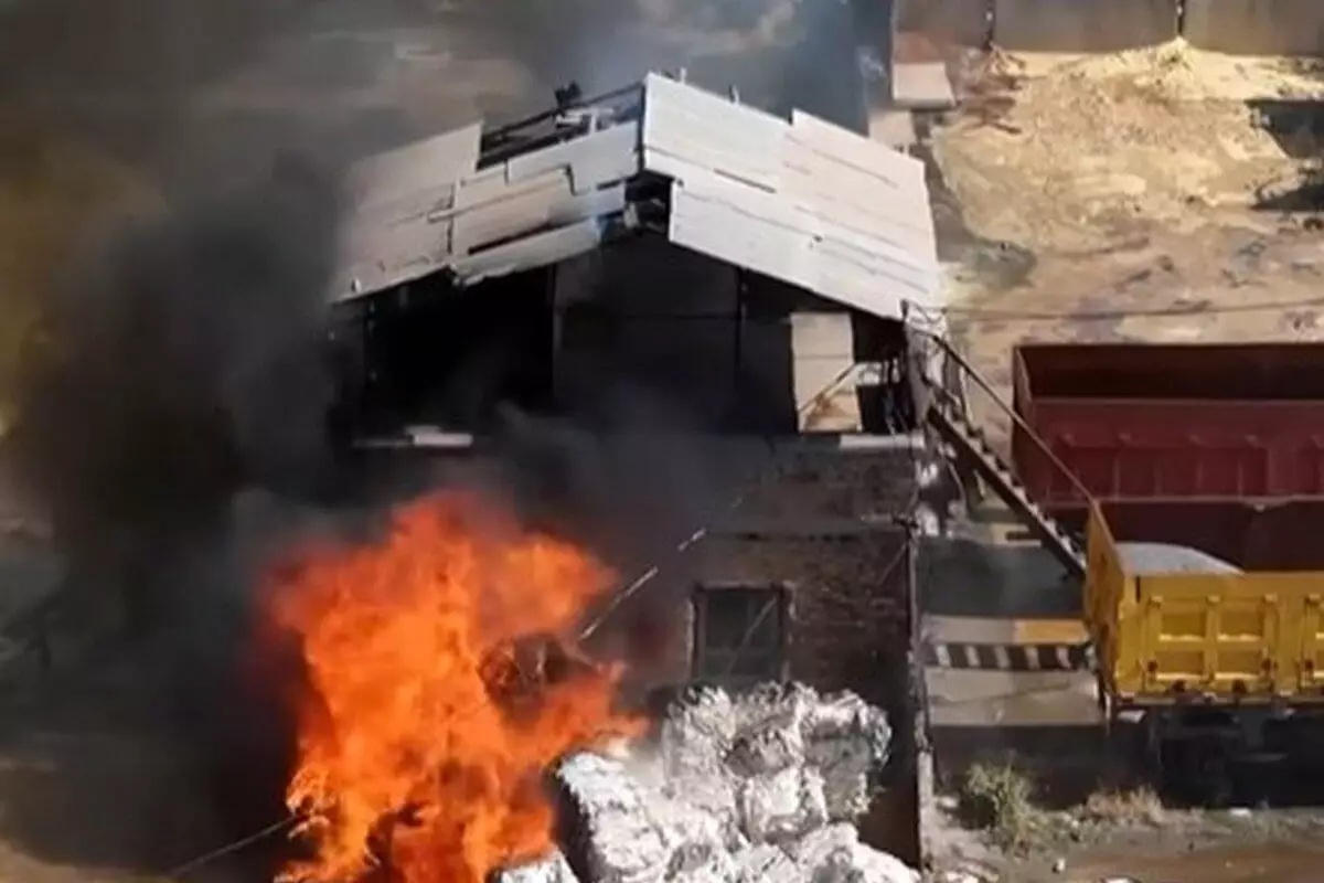 Сера горит в Шымкенте: эвакуировано более 360 человек близлежащих домов (ВИДЕО)