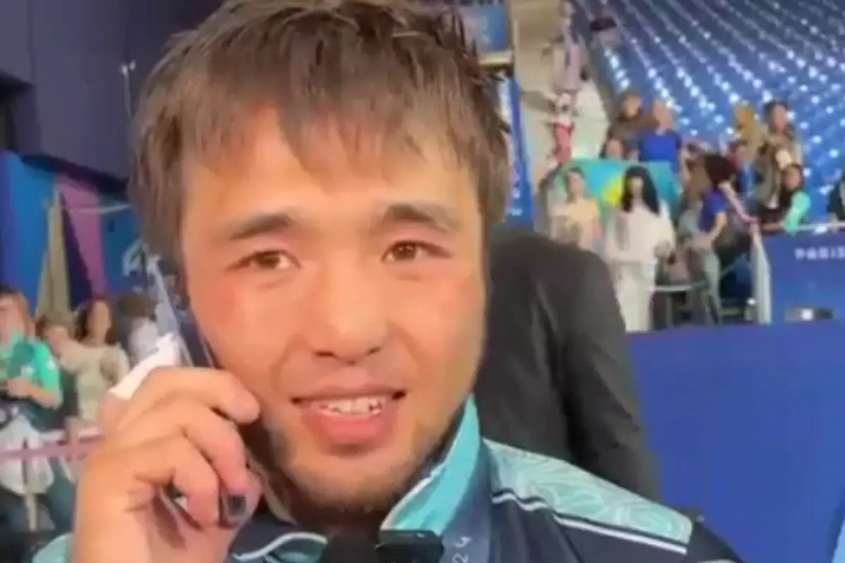 Касым-Жомарт Токаев позвонил олимпийскому чемпиону Елдосу Сметову