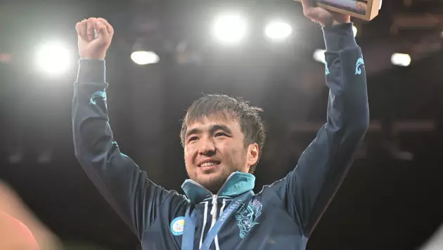 Золото и место в топ-5. Как Казахстан выступил в первый медальный день Олимпиады-2024