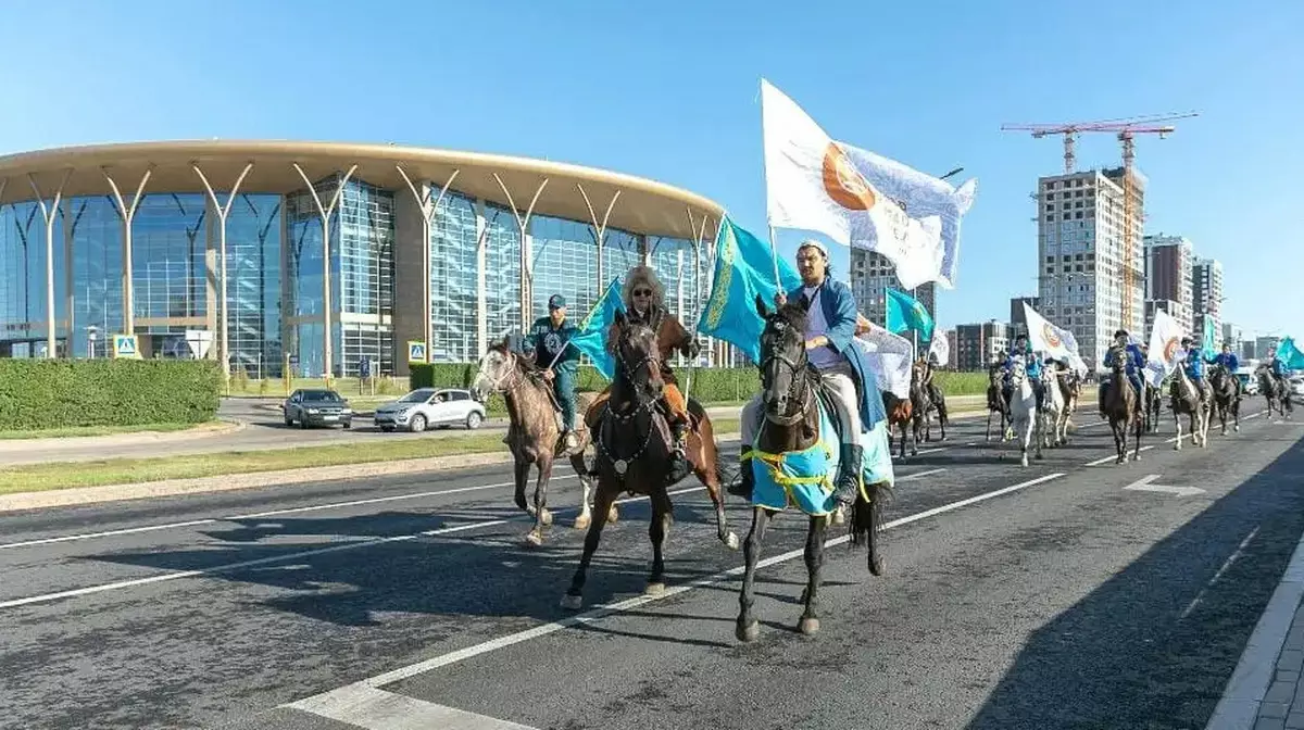 Көшпенділер ойындары: Астанада салт аттылар шеруі өтті