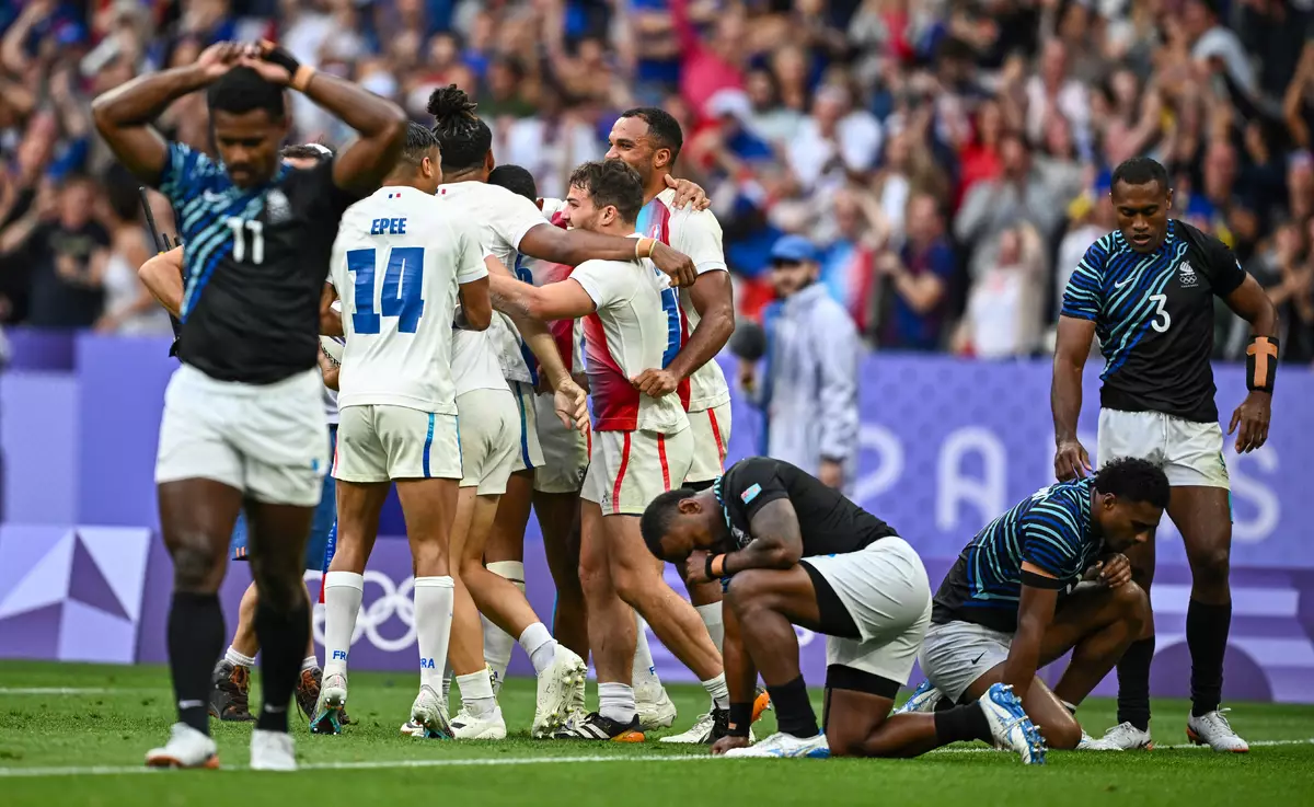 Франция лишила Фиджи единственного шанса на золото Олимпиады. Победа в «семерке» при помощи звезды из «большого регби»