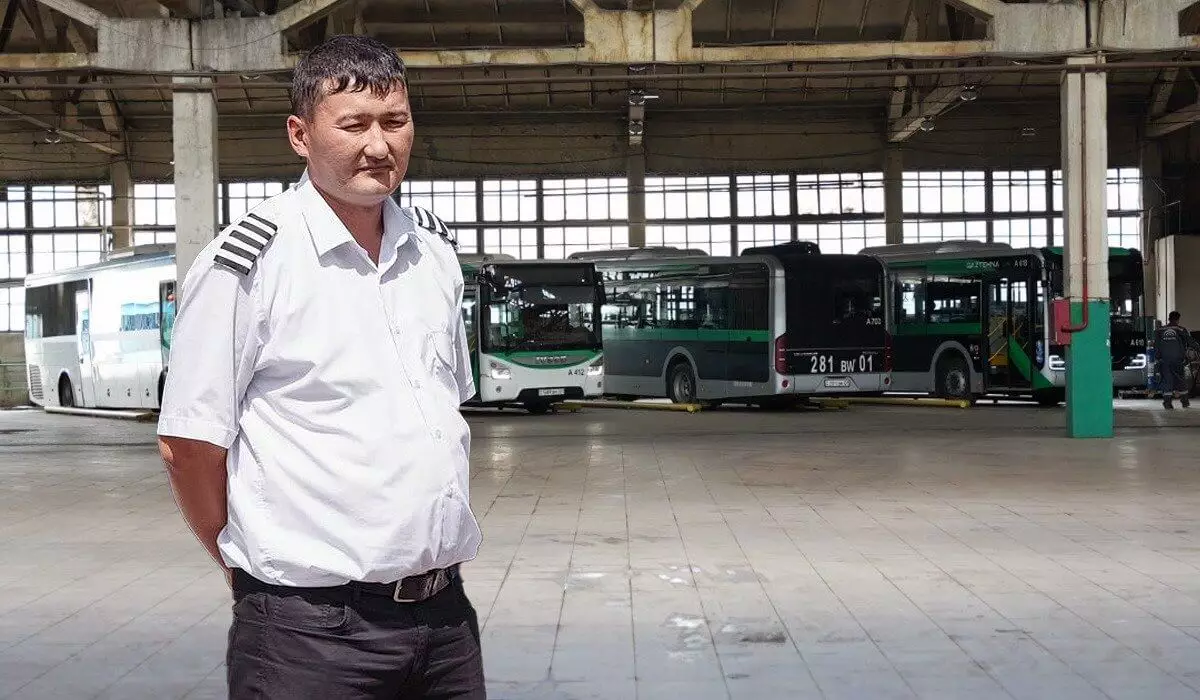 Водители автобусов зарабатывают полмиллиона: как живет самый старый автопарк Астаны (ФОТО)