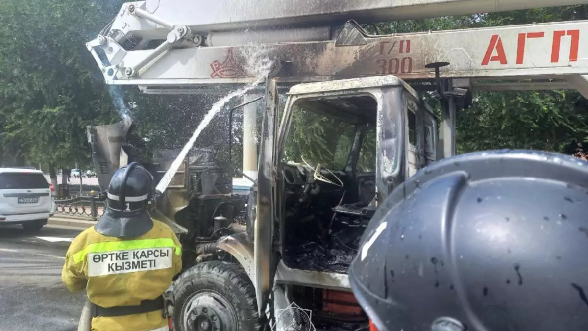 Авто загорелось в Актюбинской области