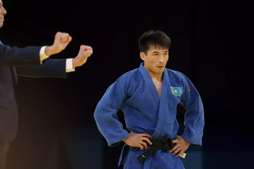 Гусман Кыргызбаев вышел в полуфинал Олимпийских игр-2024: медаль все ближе
