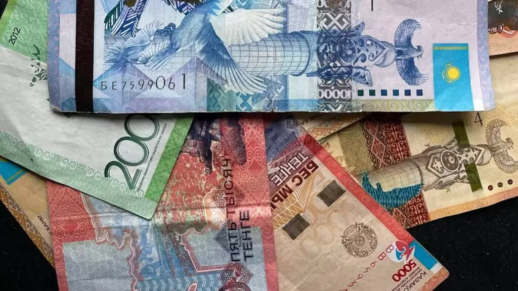 В Казахстане хотят устанавливать минимальную зарплату по международным нормам
