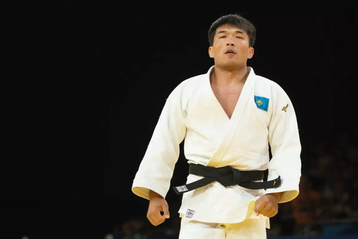 Гусман Кыргызбаев уложил на лопатки чемпиона из Франции и прошёл в полуфинал Олимпиады