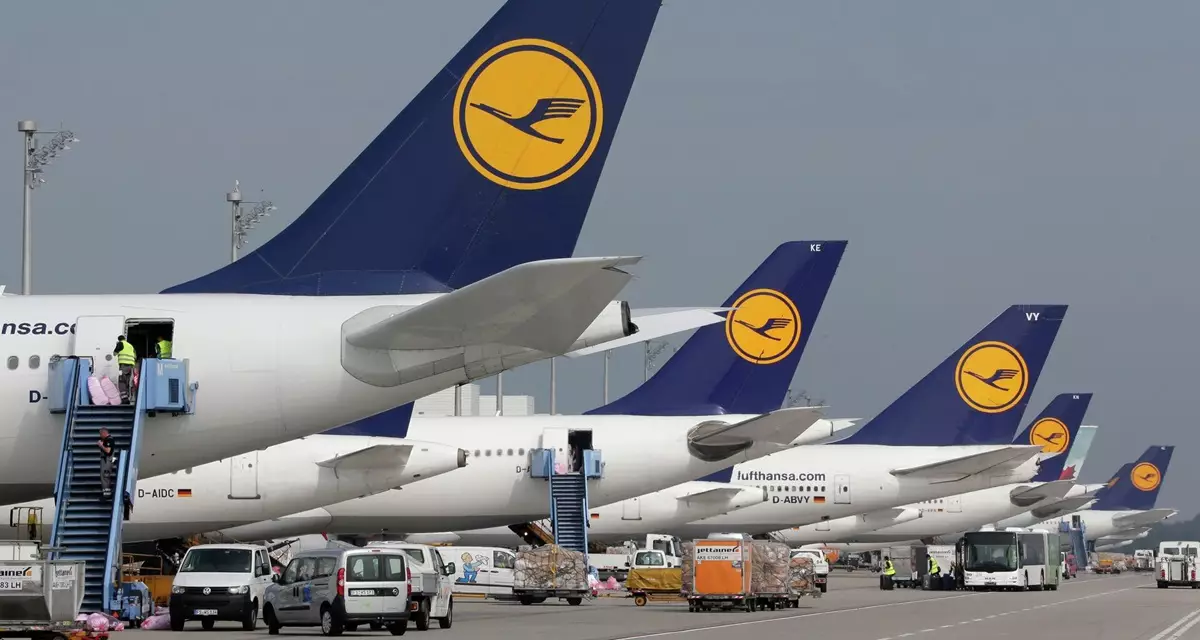 Lufthansa потребовала миллион евро за сотни задержанных рейсов
