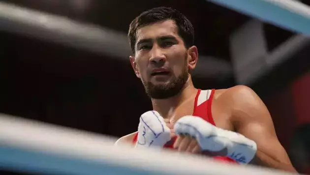 Сенсацией завершился бой капитана Казахстана по боксу на Олимпиаде-2024