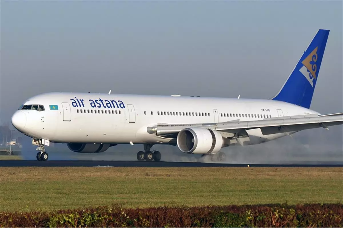 «Не пустили в самолет из-за красных глаз»: в Air Astana прокомментировали видео