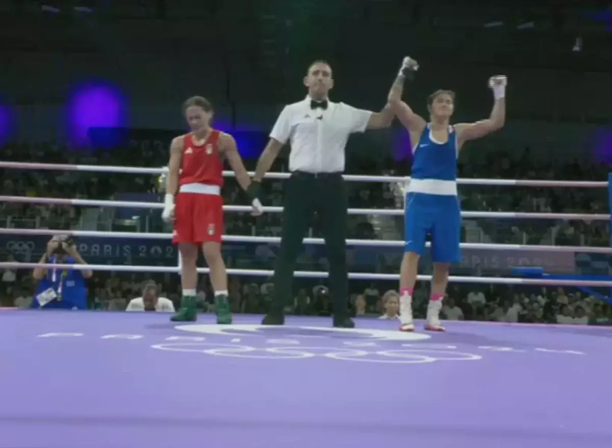 В женском боксе казахстанка стартовала с победы на Олимпиаде-2024