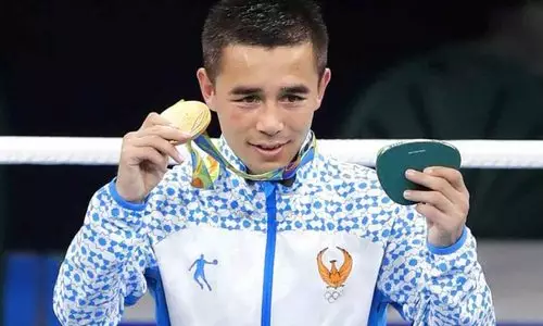 Боксера из Узбекистана назвали лучшим в мире и «наградили» вторым олимпийским «золотом»