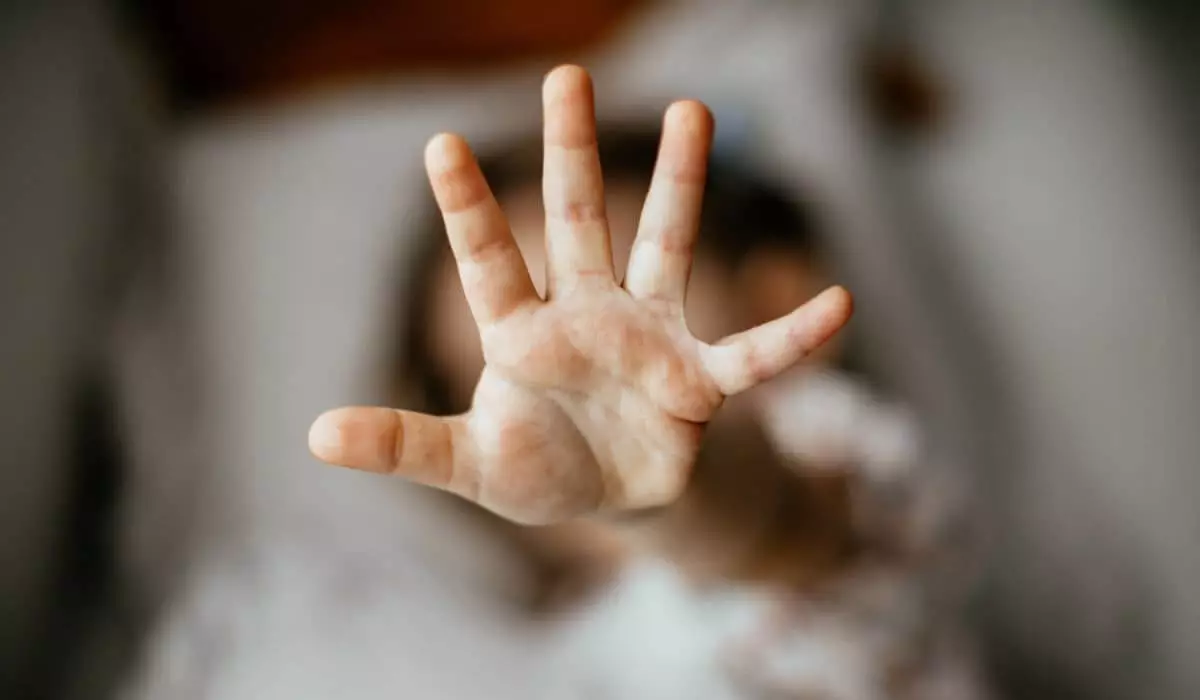 Изнасиловали и подарили игрушки: в Костанае трое детей надругались над пятилетней девочкой
