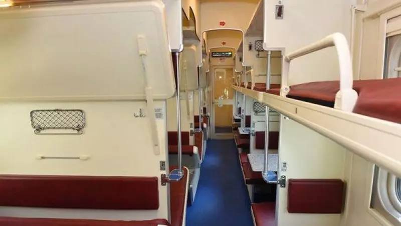 Клининговую компанию наказали за плохую уборку в поездах Казахстана