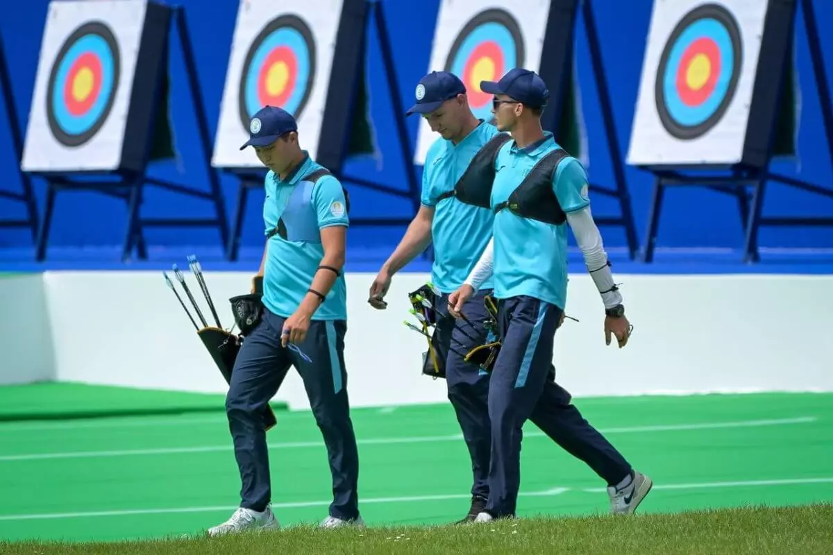 Мужская команда Казахстана по стрельбе из лука потерпела поражение на Олимпиаде