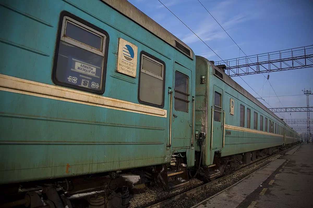 В пассажирских поездах по социально значимым направлениям выявили 284 нарушений договорных обязательств
