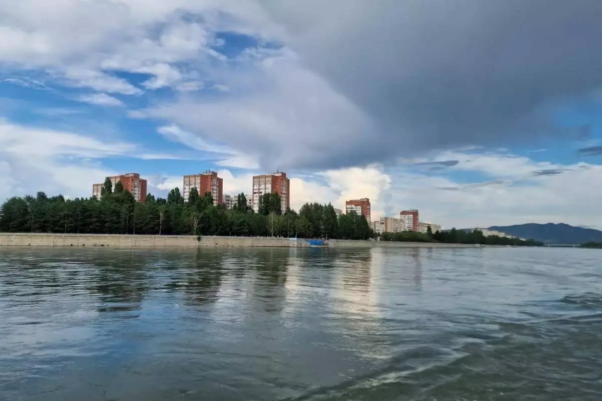 Штормовое предупреждение на 30 июля объявлено в 15 регионах Казахстана