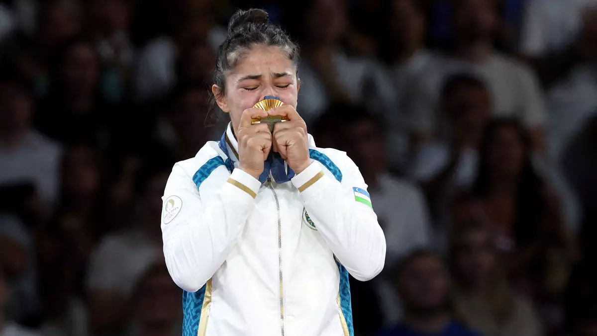 Первая медаль Узбекистана в Париже — сразу же историческое золото. Келдиерова одолела легендарную японку