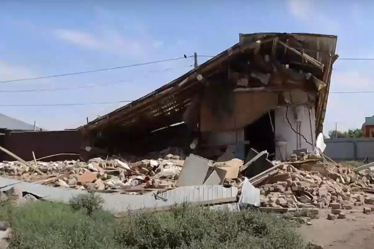 Четверо подростков в реанимации после взрыва газа частном доме в Кызылорде (ВИДЕО)