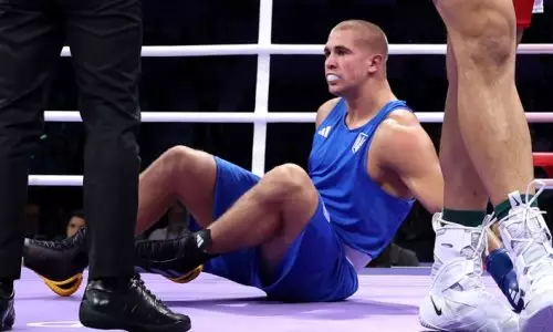 Видео нокаута украинского боксера на глазах у Усика на Олимпиаде-2024