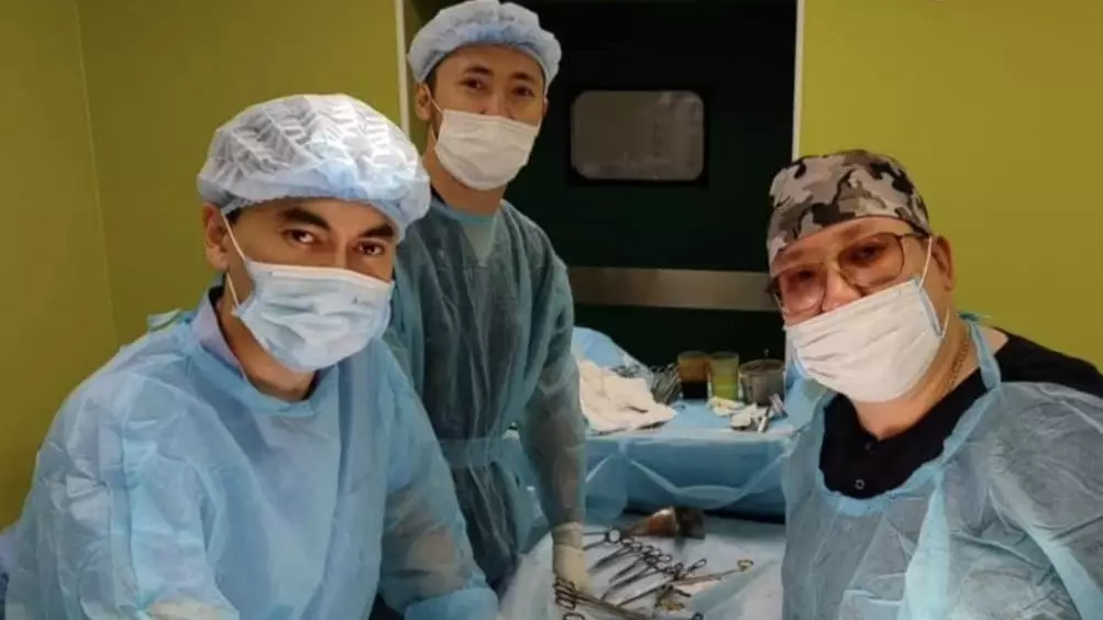 Жамбылдық онкологтар науқастан салмағы 6 келі аса үлкен ісікті алып тастады