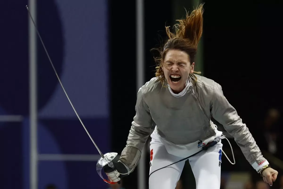 Французская саблистка Брюне стала олимпийской чемпионкой Игр-2024 в Париже