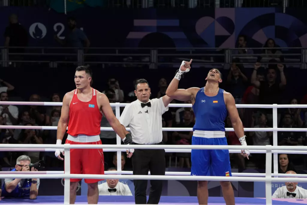 Тяжелый вес: боксер Камшыбек Кункабаев сенсационно проиграл на Олимпиаде-2024