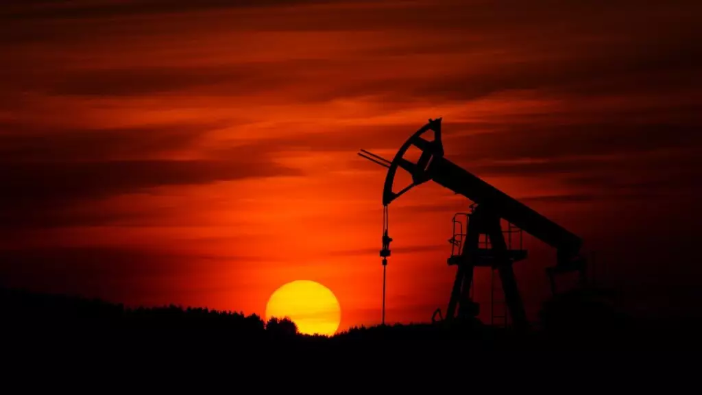 Цена нефти Brent опустилась ниже 80 долларов за баррель