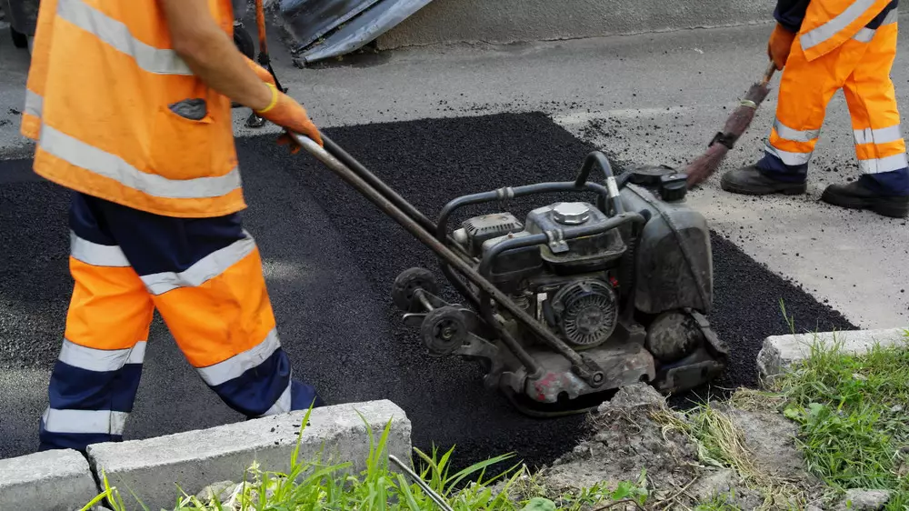 Средний ремонт дороги на проспекте Туран с 29 июля по 1 августа