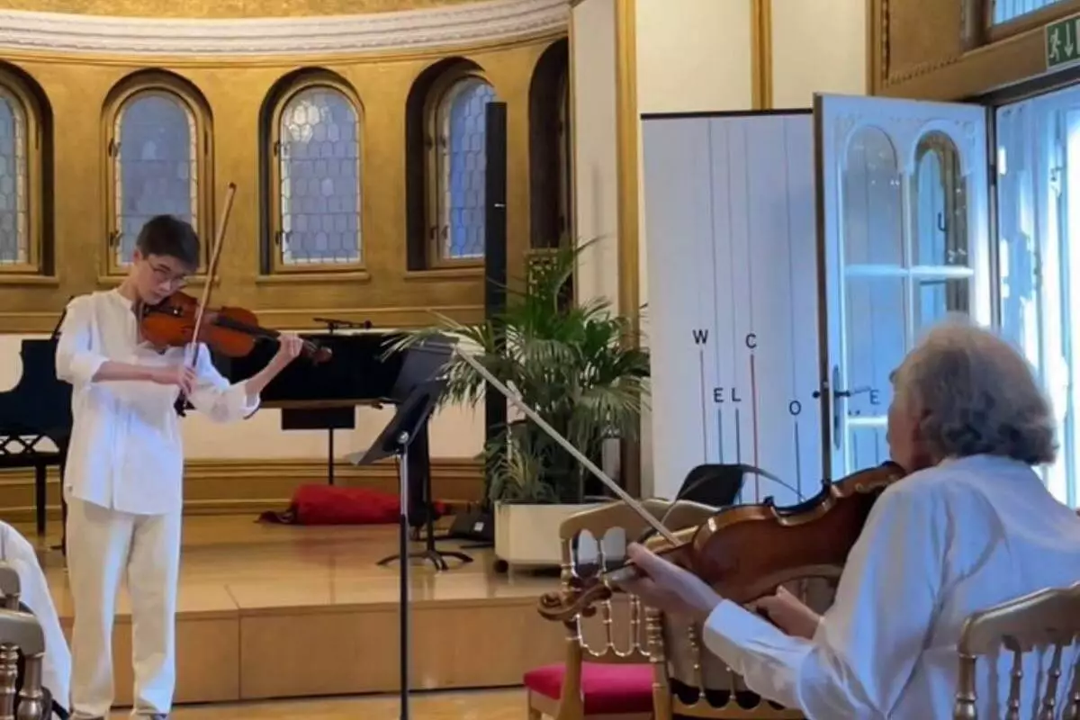 Юный скрипач из Казахстана победил в международном конкурсе в Австралии